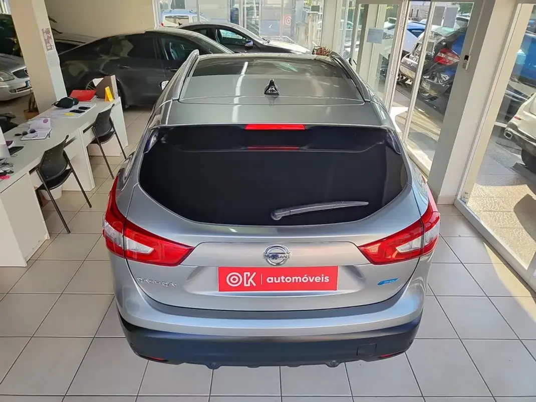 Nissan Qashqai 2015 - 14350 EUR, 98000 km - AUTO.MOTO.pt - 98000km - foto 10 de 38