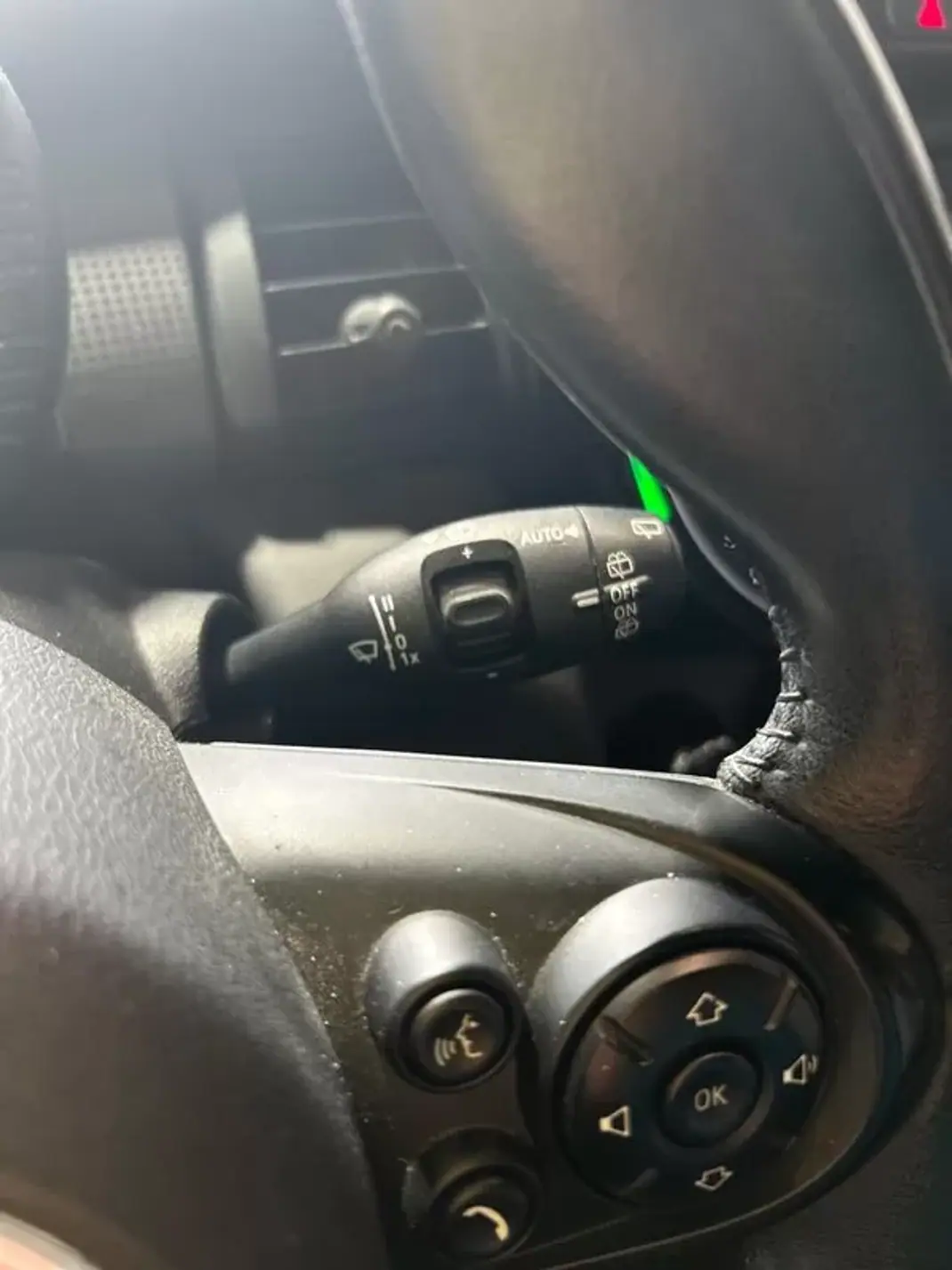 MINI 5 Portas 2016 - 13000 EUR, 203000 km - AUTO.MOTO.pt - 203000km - foto 27 de 27