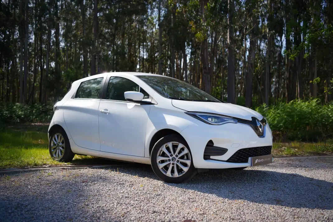 Renault Zoe 2020 - 12990 EUR, 103000 km - AUTO.MOTO.pt - 103000km - foto 6 de 24