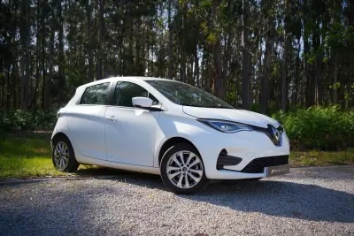 Renault Zoe 2020 - 12990 EUR, 103000 km - AUTO.MOTO.pt - 103000km - foto 6 de 24
