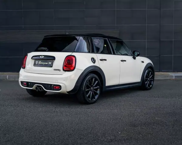 MINI Cooper 2015 - 19990 EUR, 135300 km - AUTO.MOTO.pt - 135300km - foto 39 de 54