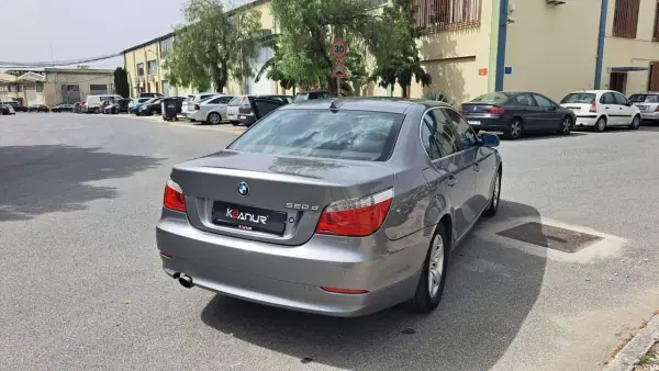 BMW 520 2008 - 7980 EUR, 322077 km - AUTO.MOTO.pt - 322077km - foto 19 de 41