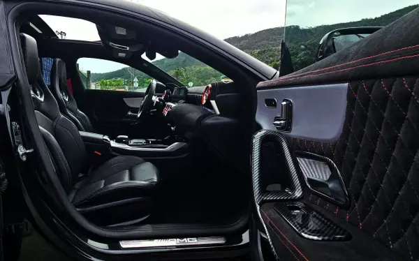 Mercedes-Benz CLA 45 AMG 2020 - 57500 EUR, 49000 km - AUTO.MOTO.pt - 49000km - foto 7 de 40