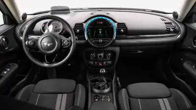 MINI Clubman 2018 - 24999 EUR, 131000 km - AUTO.MOTO.pt - 131000km - foto 9 de 37