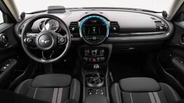 MINI Clubman 2018 - 24999 EUR, 131000 km - AUTO.MOTO.pt - 131000km - foto 9 de 37
