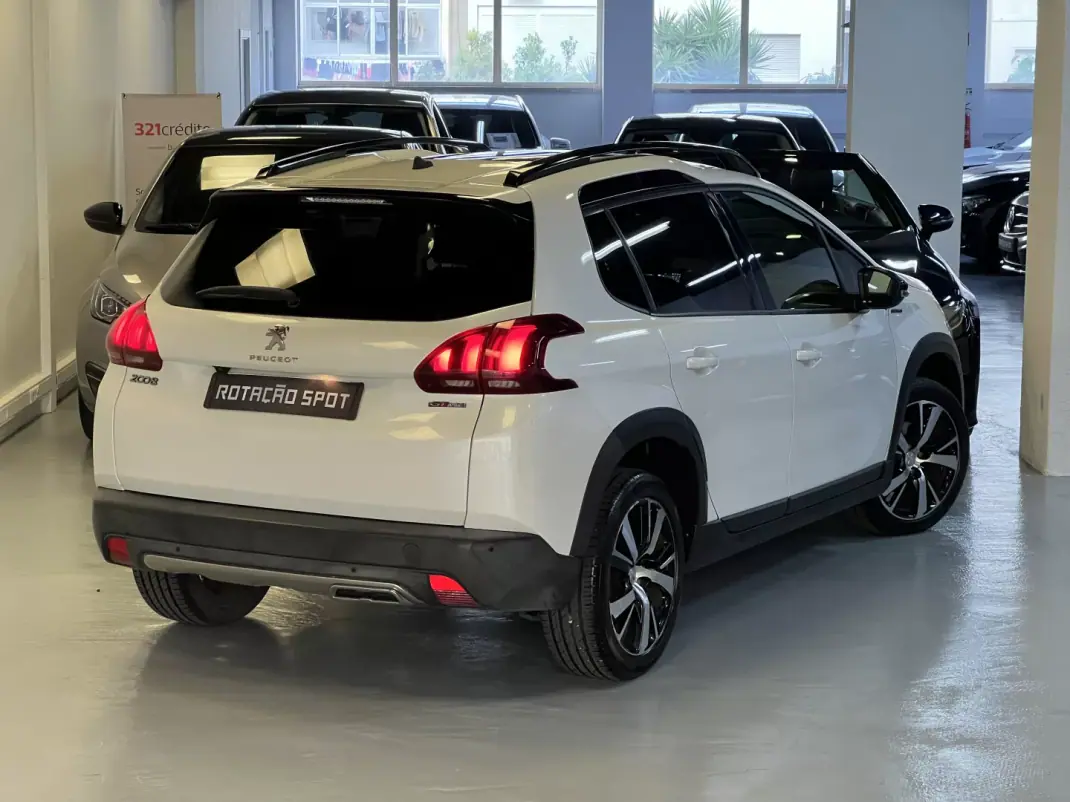 Peugeot 2008 2017 - 10990 EUR, 102000 km - AUTO.MOTO.pt - 102000km - foto 2 de 40