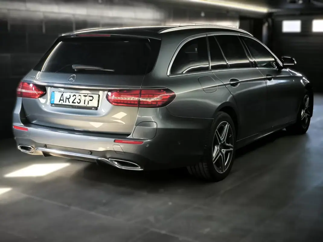 Mercedes-Benz E 300 2022 - 35950 EUR, 122245 km - AUTO.MOTO.pt - 122245km - foto 12 de 43