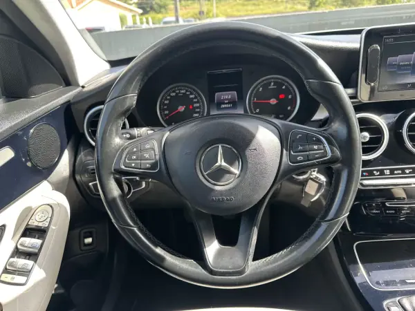 Mercedes-Benz C 180 2015 - 12900 EUR, 280000 km - AUTO.MOTO.pt - 280000km - foto 33 de 69