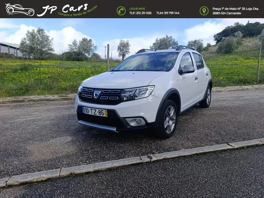 Dacia Sandero 2017 - 9750 EUR, 128440 km - AUTO.MOTO.pt - 128440km - foto 4 de 17