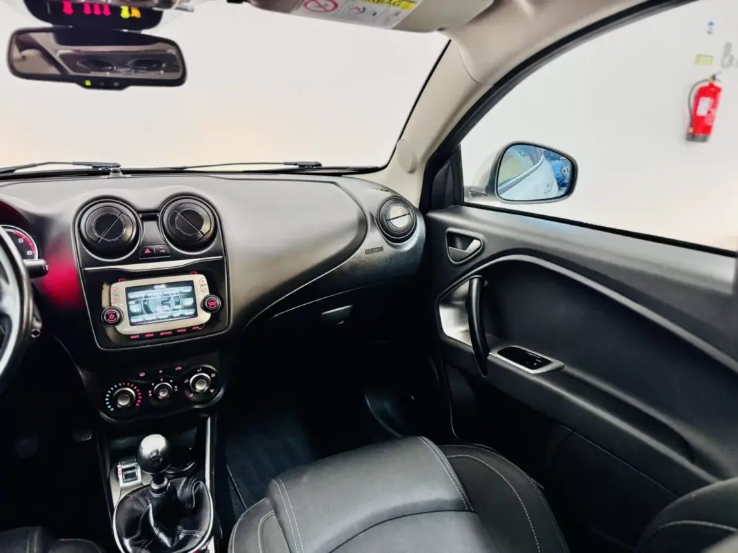 Alfa Romeo MiTo 2016 - 9250 EUR, 104000 km - AUTO.MOTO.pt - 104000km - foto 28 de 55