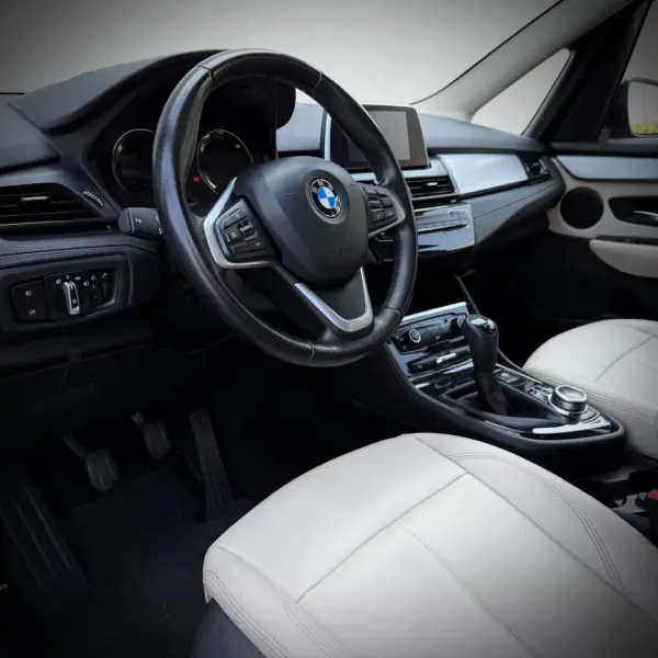 BMW 216 Gran Tourer 2019 - 15900 EUR, 177000 km - AUTO.MOTO.pt - 177000km - foto 15 de 15