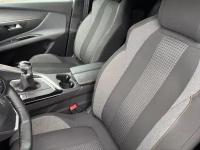 Peugeot 3008 2019 - 17900 EUR, 66750 km - AUTO.MOTO.pt - 66750km - foto 9 de 21
