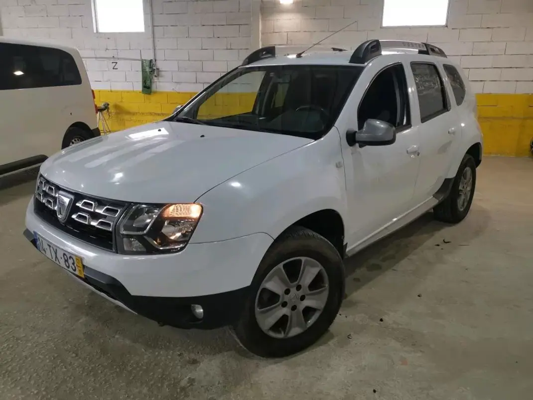 Dacia 2017 - 9900 EUR, 230462 km - AUTO.MOTO.pt - 230462km - foto 1 de 10
