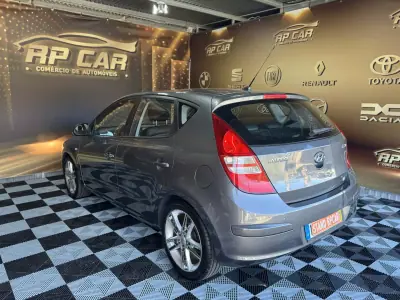 Hyundai i30 2008 - 7750 EUR, 180000 km - AUTO.MOTO.pt - 180000km - foto 7 de 14