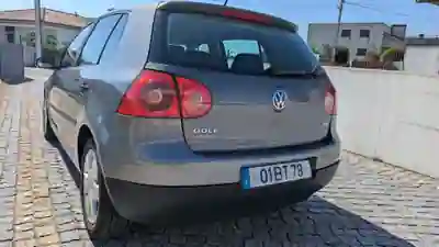 Volkswagen Golf 2006 - 6900 EUR, 216000 km - foto 2 de 7