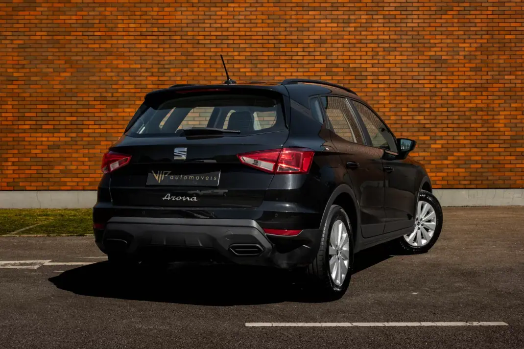 SEAT Arona 2023 - 15490 EUR, 75610 km - AUTO.MOTO.pt - 75610km - foto 2 de 18