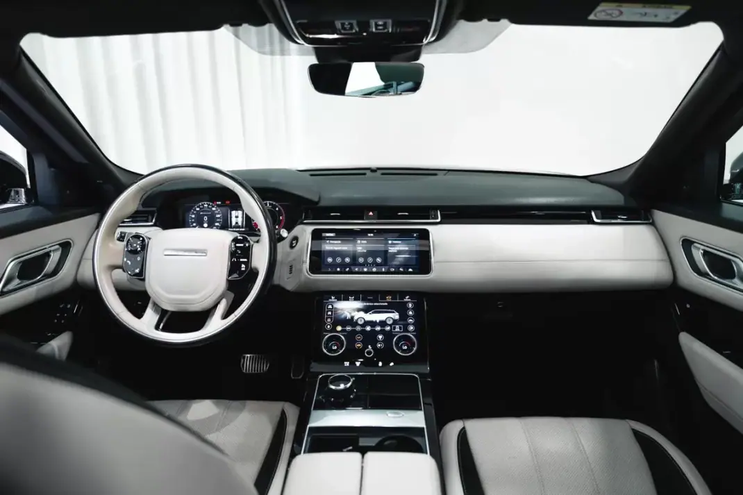 Land Rover Velar 2018 - 42950 EUR, 126000 km - 126000km - foto 37 de 50