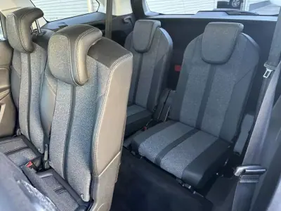 Peugeot 5008 2018 - 14900 EUR, 220000 km - AUTO.MOTO.pt - 220000km - foto 28 de 60