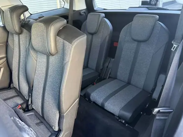 Peugeot 5008 2018 - 14900 EUR, 220000 km - AUTO.MOTO.pt - 220000km - foto 28 de 60