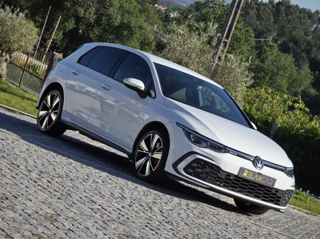 Volkswagen Golf 2020 - 21990 EUR, 66000 km - AUTO.MOTO.pt - 66000km - foto 8 de 33