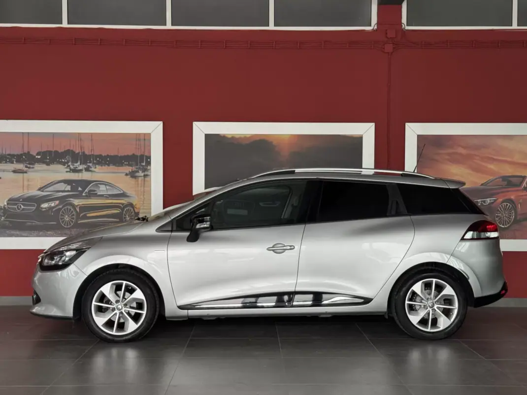 Renault Clio Sport Tourer 2016 - 10990 EUR, 88915 km - AUTO.MOTO.pt - 88915km - foto 6 de 19