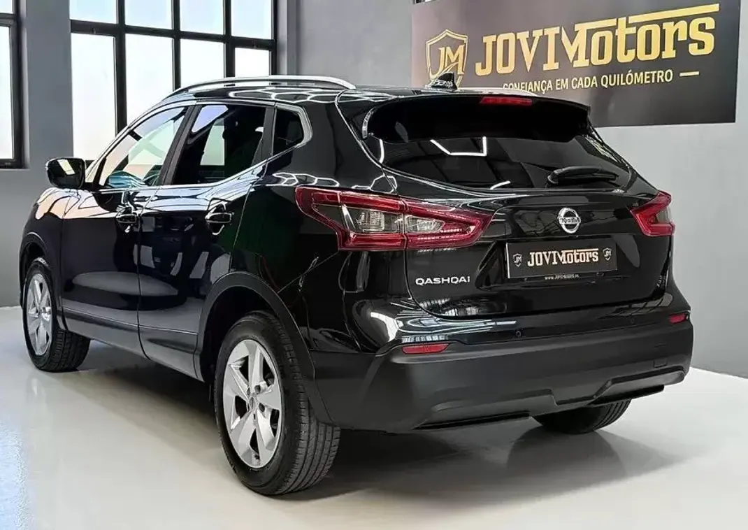 Nissan Qashqai 2018 - 15950 EUR, 158434 km - AUTO.MOTO.pt - 158434km - foto 4 de 27
