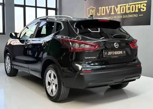 Nissan Qashqai 2018 - 15950 EUR, 158434 km - AUTO.MOTO.pt - 158434km - foto 4 de 27