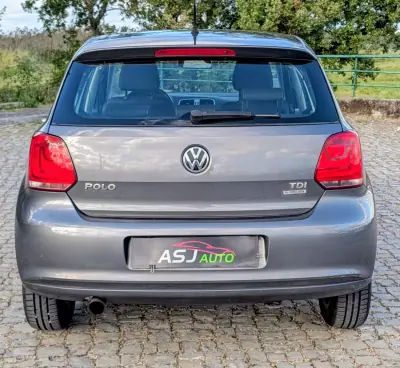 Volkswagen Polo 2012 - 5500 EUR, 303657 km - AUTO.MOTO.pt - 303657km - foto 8 de 19
