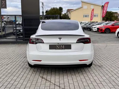 Tesla Model 3 2020 — foto 4 de 19