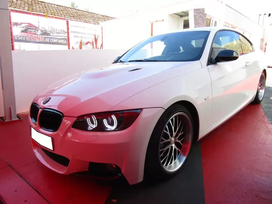 BMW 320 2008 - 15950 EUR, 272190 km - 272190km - foto 9 de 22