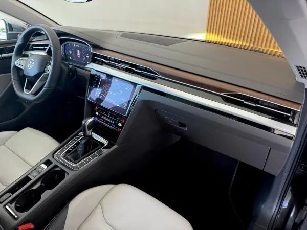 Volkswagen Arteon Shooting Brake 2021 - 23500 EUR, 168600 km - AUTO.MOTO.pt - 168600km - foto 94 de 144