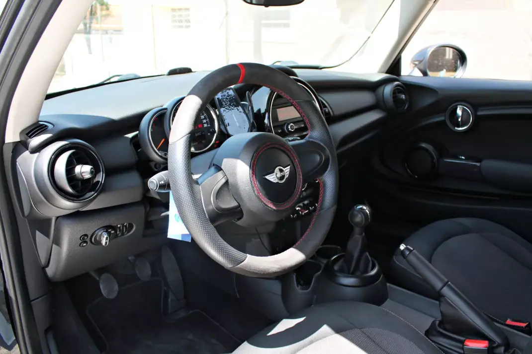 MINI Coupé 2016 - 13900 EUR, 134843 km - 134843km - foto 11 de 19