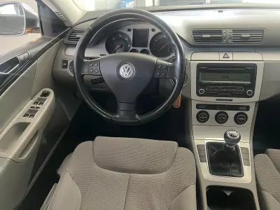Volkswagen Passat Variant 2008 - 8900 EUR, 221737 km - AUTO.MOTO.pt - 221737km - foto 9 de 24