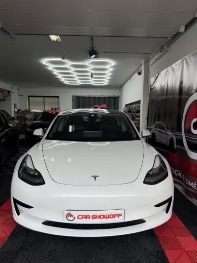 Tesla Model 3 2020 - 25900 EUR, 101867 km - AUTO.MOTO.pt - 101867km - foto 3 de 11