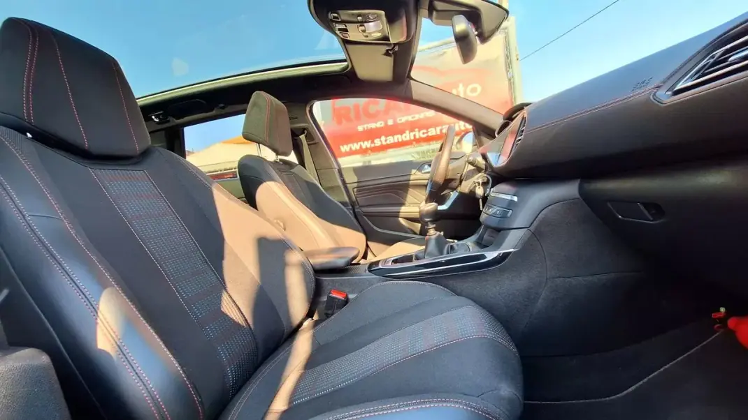 Peugeot 308 SW 2020 - 14500 EUR, 142000 km - AUTO.MOTO.pt - 142000km - foto 12 de 28