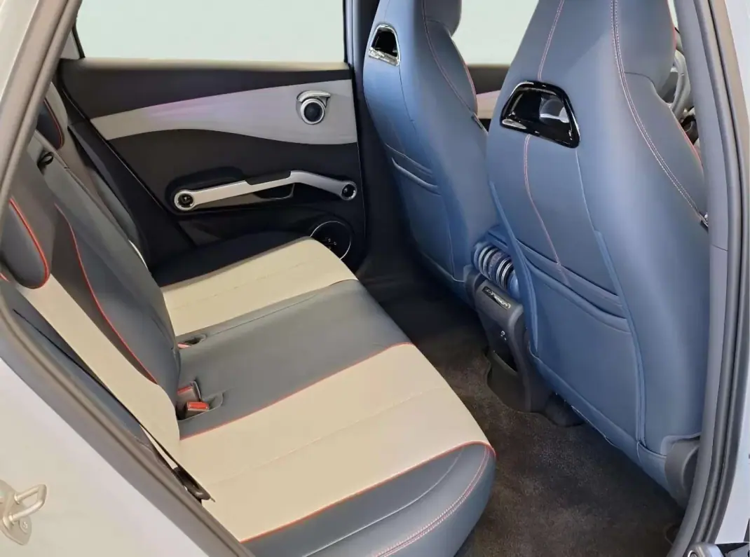 BYD Atto 3 2024 - 29800 EUR, 14960 km - AUTO.MOTO.pt - 14960km - foto 11 de 18