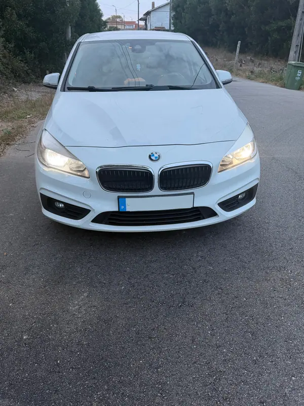 BMW 216 Active Tourer 2015 — foto 3 de 9