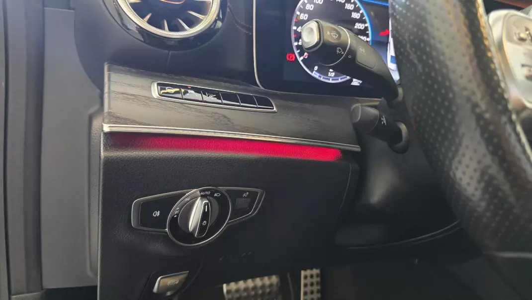 Mercedes-Benz CLS 400 2019 - 44500 EUR, 165703 km - AUTO.MOTO.pt - 165703km - foto 45 de 73