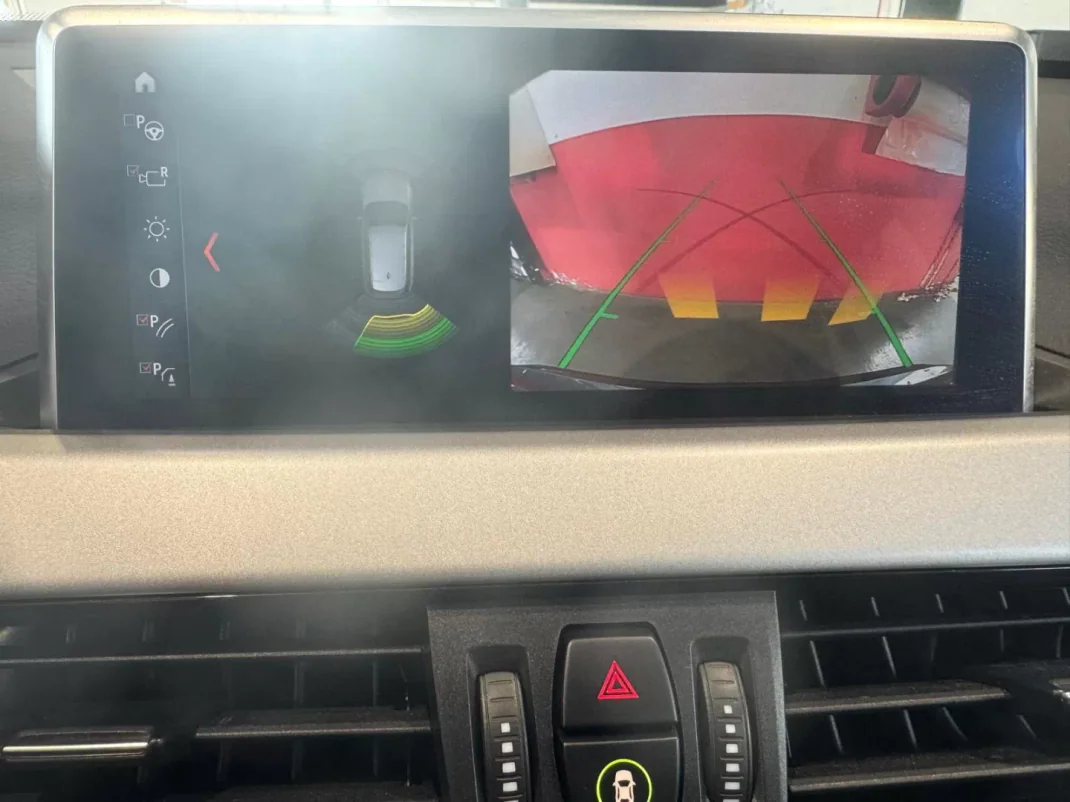 BMW X1 2021 - 26490 EUR, 92857 km - AUTO.MOTO.pt - 92857km - foto 17 de 19