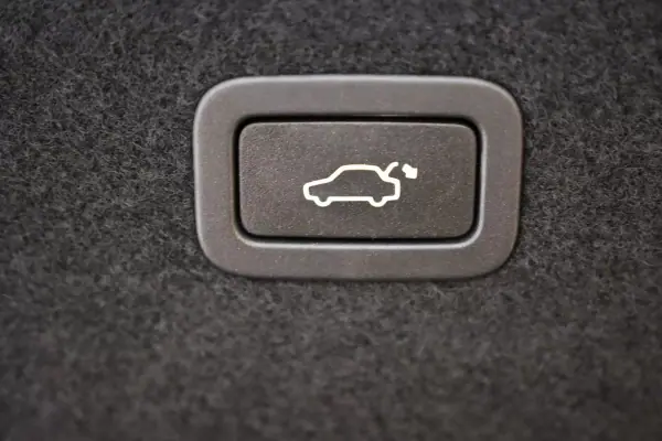 Jaguar XF 2016 - 25900 EUR, 63375 km - AUTO.MOTO.pt - 63375km - foto 27 de 36