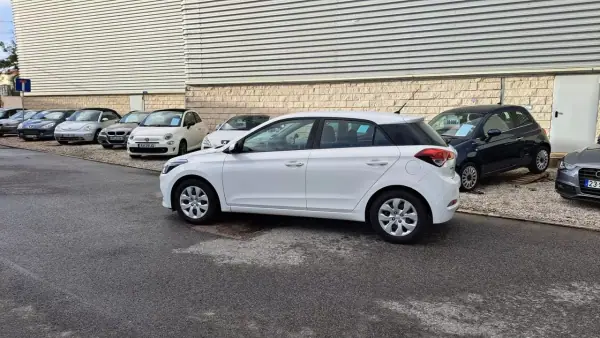 Hyundai i20 2018 - 9980 EUR, 134296 km - AUTO.MOTO.pt - 134296km - foto 22 de 43