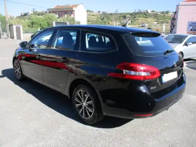 Peugeot 308 SW 2015 - 9900 EUR, 150000 km - AUTO.MOTO.pt - 150000km - foto 8 de 13