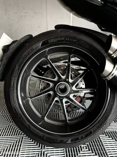 Ducati Diavel 2011 - 9750 EUR, 39000 km - AUTO.MOTO.pt - 39000km - foto 4 de 14