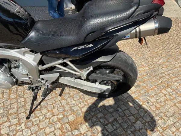 Yamaha FZ 07 2004 - 3250 EUR, 43561 km - AUTO.MOTO.pt - 43561km - foto 2 de 13