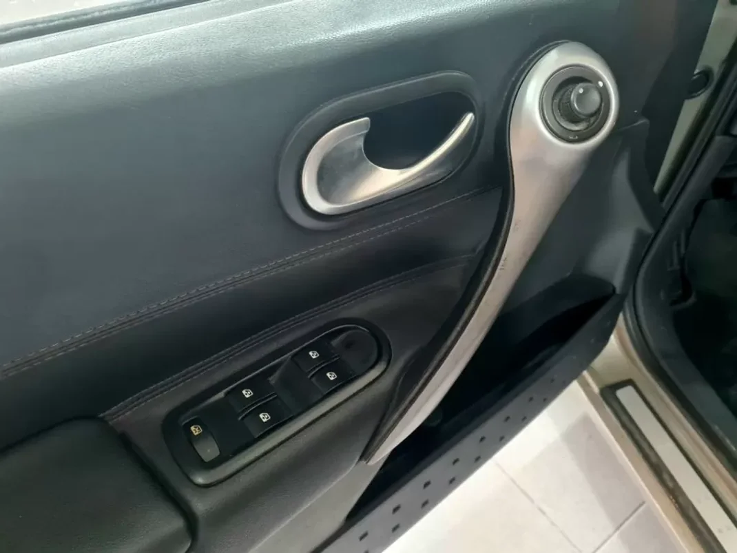 Renault Mégane Break 2007 - 5900 EUR, 187000 km - AUTO.MOTO.pt - 187000km - foto 16 de 16