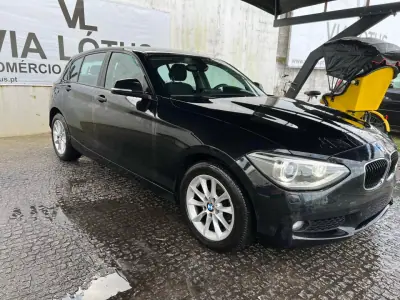 BMW 118 2015 - 13500 EUR, 175200 km - AUTO.MOTO.pt - 175200km - foto 3 de 12