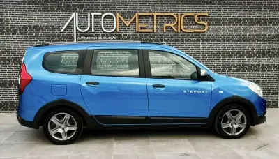 Dacia Lodgy 2019 - 13900 EUR, 110000 km - AUTO.MOTO.pt - 110000km - foto 6 de 10