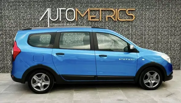 Dacia Lodgy 2019 - 13900 EUR, 110000 km - AUTO.MOTO.pt - 110000km - foto 6 de 10