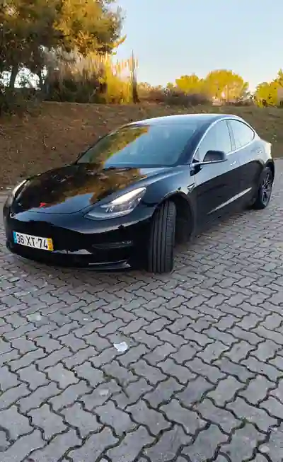 Tesla Model 3 2019 - 22000 EUR, 125000 km - AUTO.MOTO.pt - 125000km - foto 10 de 15