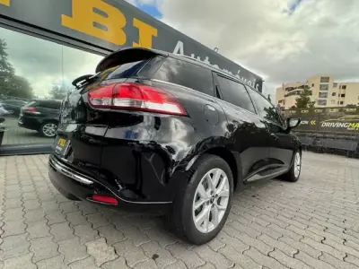 Renault Clio Sport Tourer 2020 - 12500 EUR, 75360 km - AUTO.MOTO.pt - 75360km - foto 9 de 12